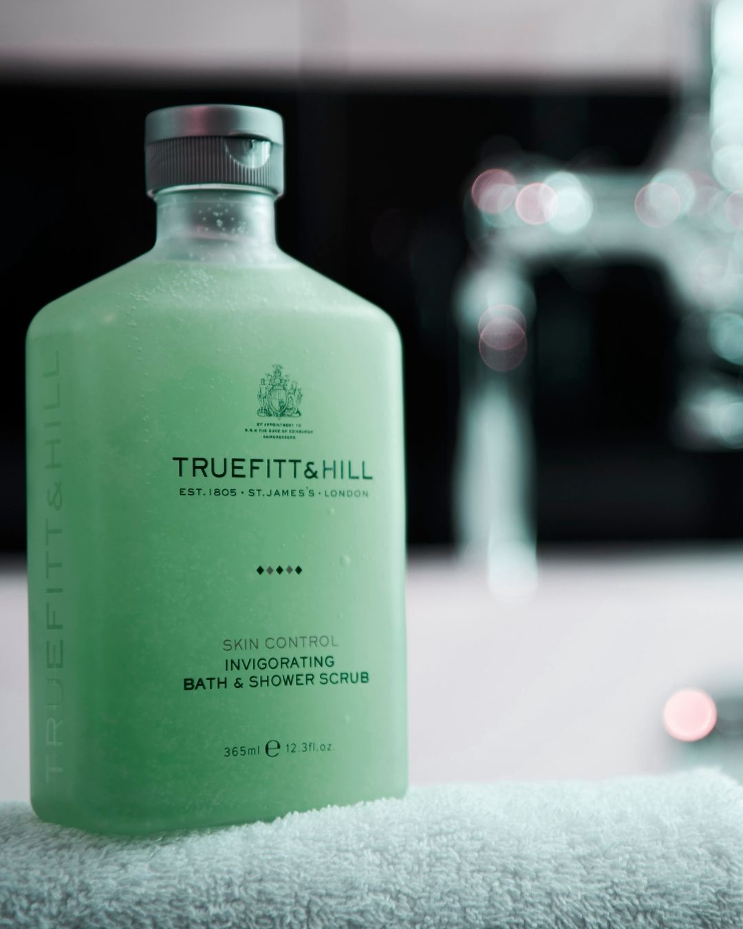 Truefitt & Hill Skin Control  Bath & Shower Scrub for Men 365ML - Truefitt & Hill India